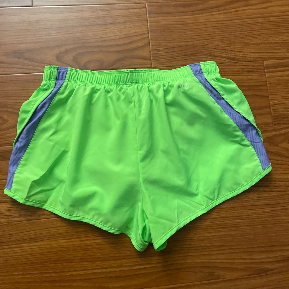 New Womens Nike Dri-Fit Shorts Size Medium - Picture 2 of 4